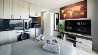 Marbella Beachfront Studio with Stunning Sea Views - 2