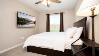 Spacious 2-BR near Downtown & Concho River - 3