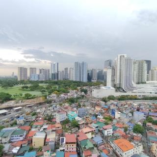 2BR Suite Ridgewood near NAIA Terminal 3, BGC and Venice with Pool, WIFI and Netflix - 9