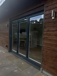 Caban Milany, Log Cabin Farm Stay in Brecon Beacons - 4
