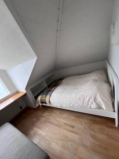 Apt107 - 3