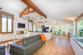 Villa Beausoleil parking - panoramic view - 1