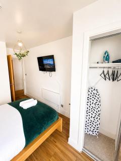 1 BR Stylish City Centre Apartment - 1