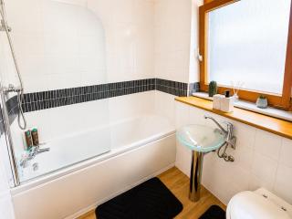1 BR Stylish City Centre Apartment - 8