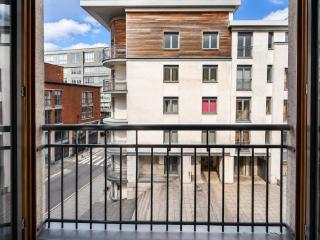 1 BR Stylish City Centre Apartment - 4