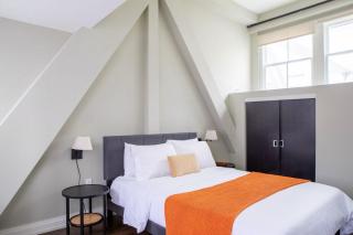 Downtown Luxury 1BR Loft · Walkable · Sleeps 4 - 4
