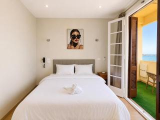 New Hyde Park House Hotel - 4