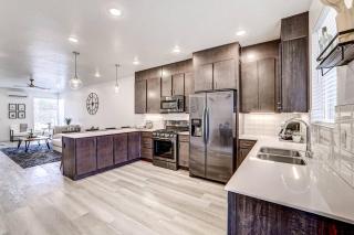 Poolside Retreat - King Beds - Dog Friendly - 7