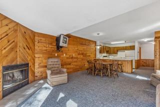 Lakeside Condo #17 3BR 3BA Timberlane Resort - 3