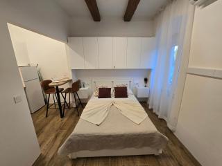 Studio apartment KIKI for 2, near Old Town & Beach, free WiFi - 3