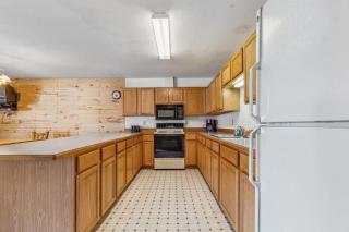 Lakeside Condo #21 4BR 4BA Timberlane Resort - 4
