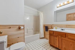 Lakeside Condo #19 4BR 4BA Timberlane Resort - 1