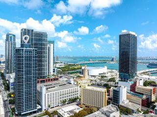 Miami Kaseya Center 1BR Dan 2Bath Pool and Gym Apt 311 - 1