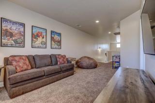 Family, Pet Friendly, Pool, EV Charger at Coral Canyon - 7