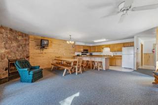 Lakeside Condo #20 4BR 4BA Timberlane Resort - 4