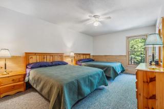 Lakeside Condo #20 4BR 4BA Timberlane Resort - 2