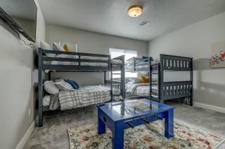 Zion Village Vacation Home, PickleBall, Basketball, Heated Pool - 3