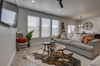 Southern Utah Retreat - 3 Bedroom - Private Hot Tub - Heated Pool - 0