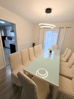 Home Near DC Attractions, Free parking,11 beds - 7