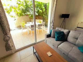 Roman Park Garden Apartment Near Mall Beach Harbor - Pafos - 0