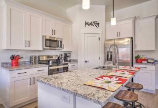 Great Pricing Near Zion Private Hot Tub & Pool - 2