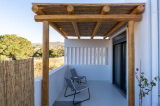 Notias-An Intimate Stay with Private Garden & Pool - 4