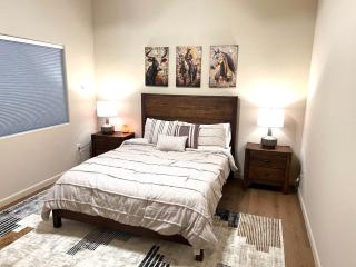 Avenida Panorama — Luxury Foothills Estate | Golf Sim + Pool | Sleeps 12 - 1