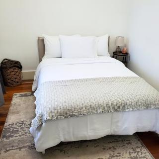 Private 2BR Main Floor Suite Near Border Casino UWin Hospital - 6