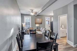 Spacious Unit in Shaw Neighborhood - 2 blocks to park Sleeps 12 - 7