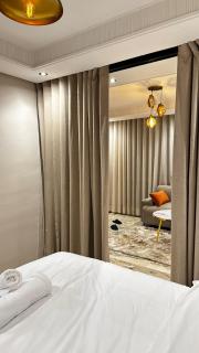 C008, Chic Cozy Studio Remote Work, Fast Wifi, Parking - 4