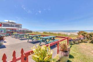 Shore House Inn - 4