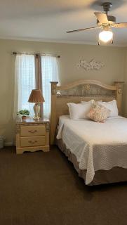 A Cozy Spot on Montague - 3