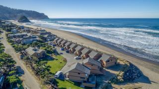 Breakers Beach House 7 - 9