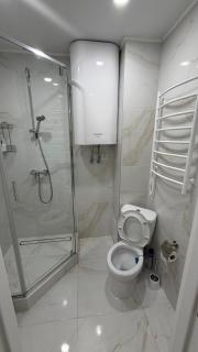 7 Min to Airport Apartment - 4