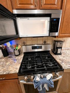 The Heights Haven, Spacious 6 Bedrooms Townhouse with Patio - 1