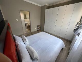 Spacious Apartment Near Gautrain, Gallagher MOA - 2