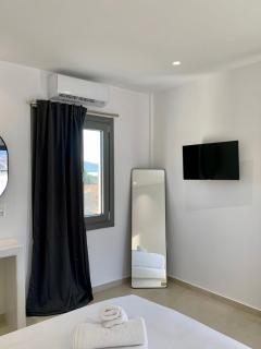 AiΘeria Suites Ios - 1