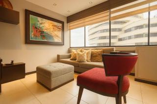 Executive and Elegant Waterfront Residence - 5