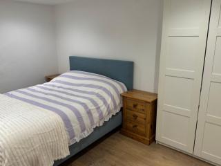 Stylish Hampton Wick Duplex - 3