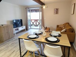 Modern Duplex with Balcony & Parking, Sleeps 4, 5 min from Colmar - 7