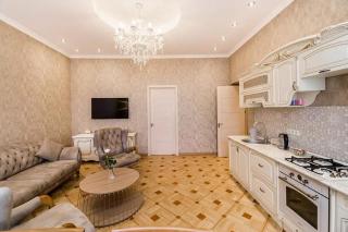Apartment on Marjanishvili Square - 4