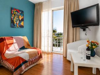 Zela Studio Apartment - 8