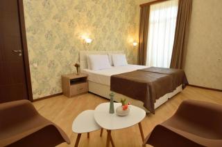 Apartment on Marjanishvili Square - 4