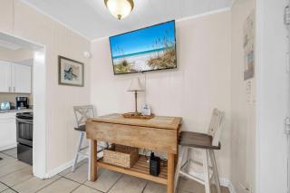 Linda's Cozy Cottage B - 1