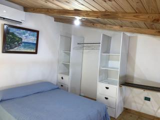 Almonte House - 4