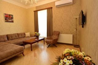 Apartment on Marjanishvili Square - 1