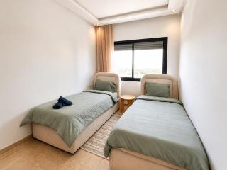 Sea & Park View Apartment - Wifi, Netflix & IPTV - 8