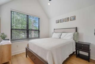 Prime 2BR 3BA South Austin Gem Modern Luxury - 4