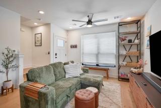 Prime 2BR 3BA South Austin Gem Modern Luxury - 2