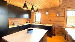 Luxury Mountain Lodge - 7